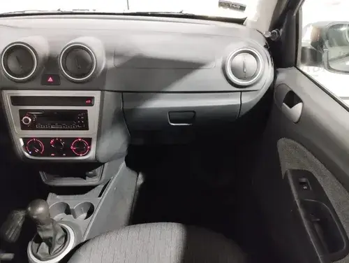 Volkswagen Voyage 1.6 GP L08 2013