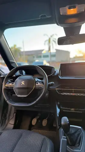 Peugeot 208 1.6 Road Trip 2024
