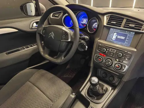 Citroën C4 Lounge 1.6 HDI TENDANCE 2015
