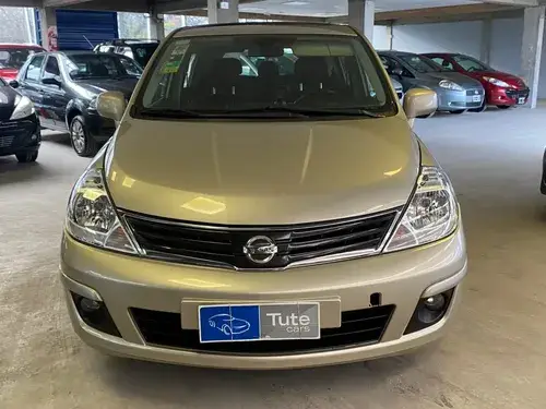 Nissan Tiida 1.8 Tekna 2012