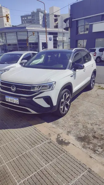 Volkswagen TAOS TAOS 1,4 250 TSI HIGHLINE A/T BITONO 2024
