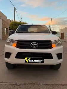 Toyota Hilux 4x2 DX 2.4 2023