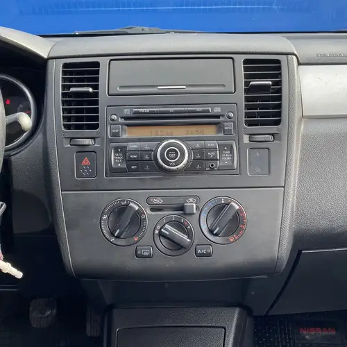 Nissan Tiida 1.8 Visia 2010