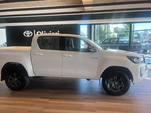 Toyota Hilux Pick-Up 2.8 Cd Sr 204Cv 4X4 At 2026