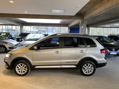 Volkswagen Suran Cross 2015