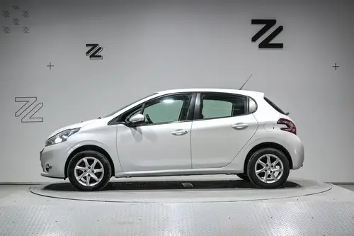 Peugeot 208 1.5 Allure Touchscreen 2016