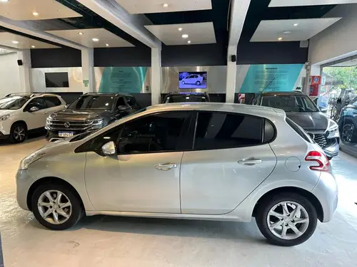Peugeot 208 1.6 5p Allure Touch 2014