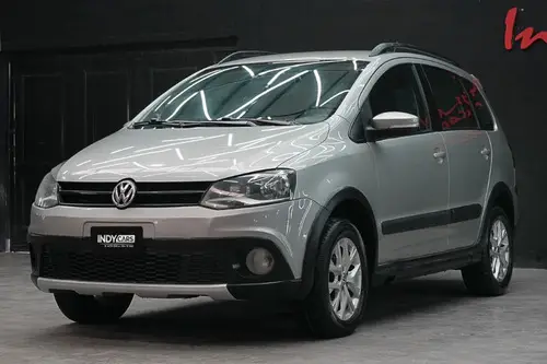 Volkswagen Suran Cross 1.6 Highline 101cv 2014