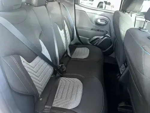 Jeep Renegade 1.3T Altitude At6 Fwd 2026