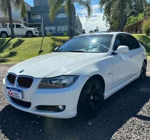 BMW Serie 3 2.5 325i Sedan Executive 2010