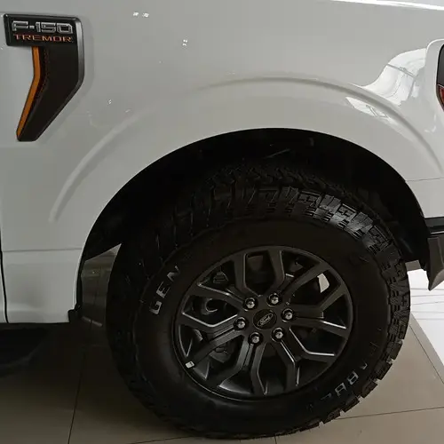 Ford F-150 5.0L V8 Tremor 4X4 At 2025