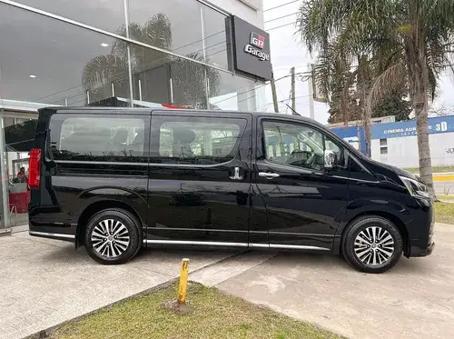 Toyota Hiace 2.8 Tdi Wagon 6at 10a 2025