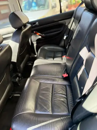 Volkswagen Bora 1.8 Highline T Tiptronic Cuero 2011