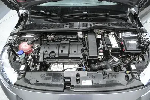 Peugeot 208 1.6 Allure At 2024