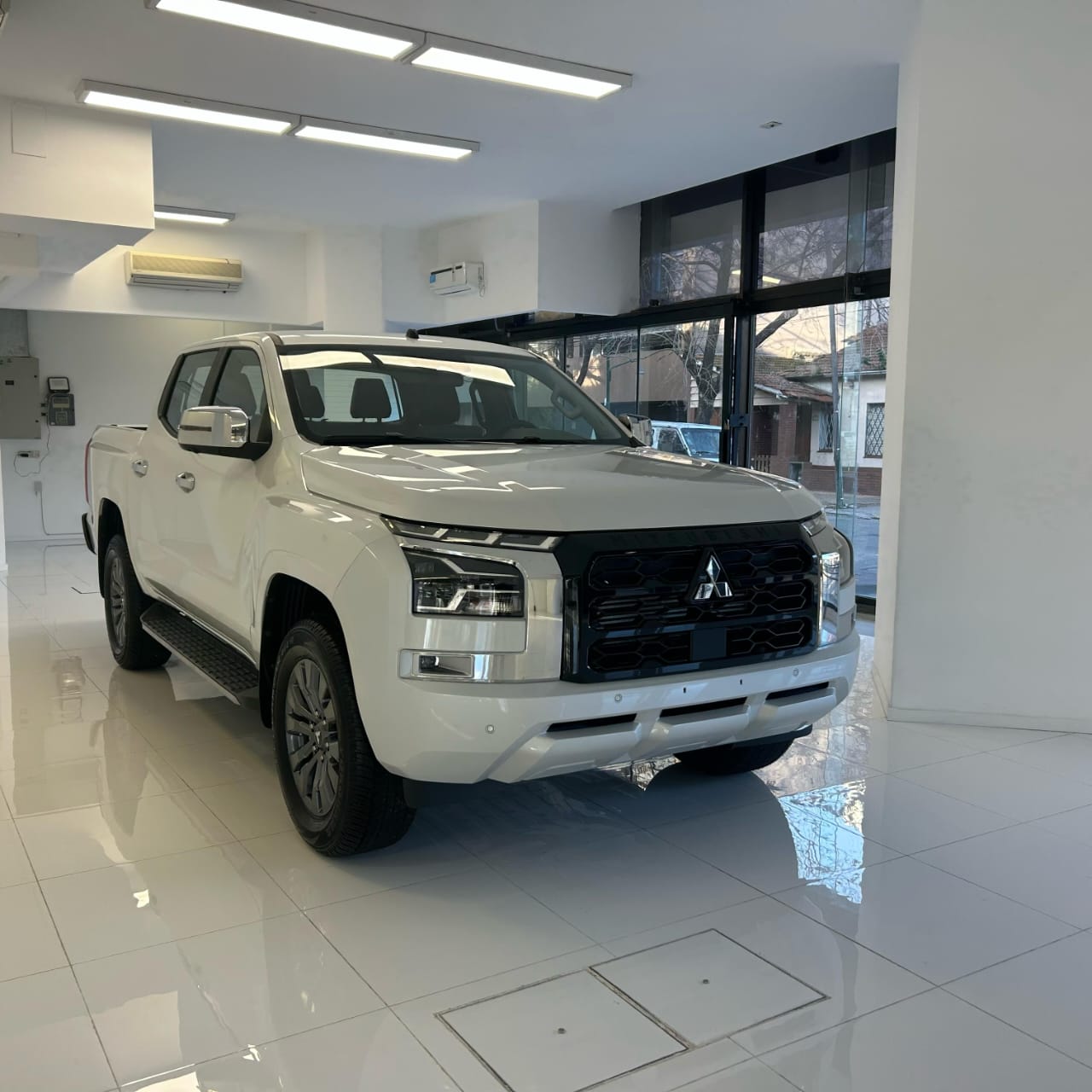 Mitsubishi L200 2.4L GLS 6AT 4WD Full 2026