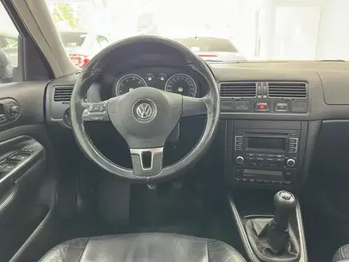 Volkswagen Bora 1.8 Highline T 180cv Cuero 2014