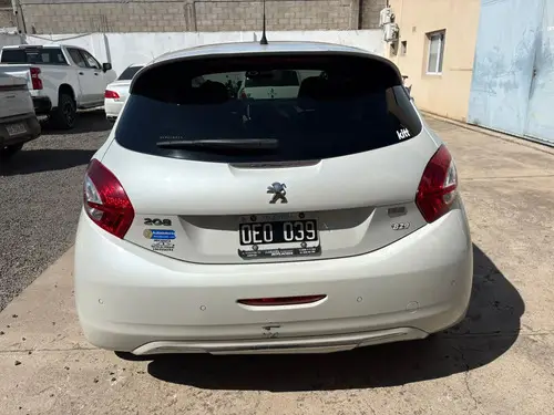 Peugeot 208 XY 2014