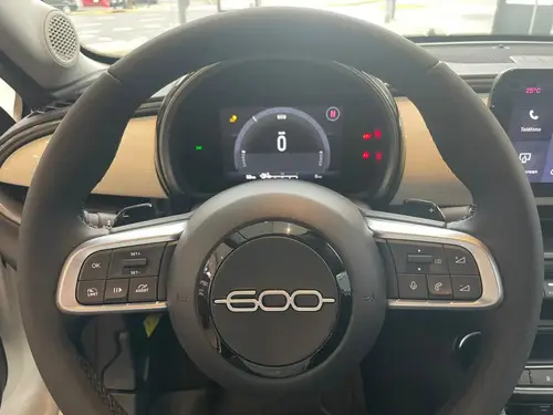 Fiat 600 hybrid 1.2 E-Dct 2026
