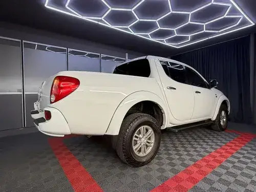 L200 3.2 Cab Doble 4wd Cr 170cv At 2016