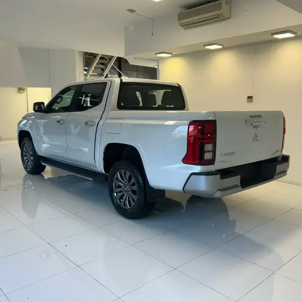 L200 2.4L GLS 6AT 4WD Full 2026