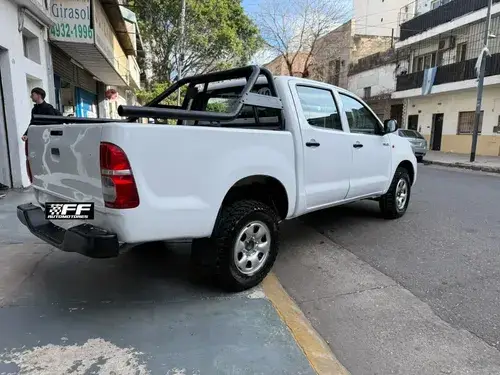 Toyota Hilux Pick-Up 2.5 Cover Cs Dx Pack 4x4 Cerrada 2014