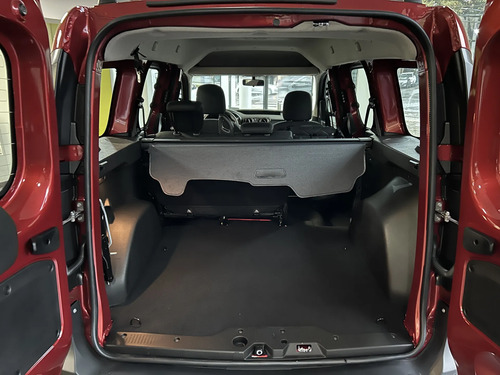 Renault Kangoo Ii 1.6 Sce Stepway 2025