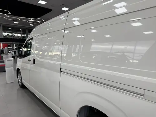 Toyota Hiace 2.8 Tdi Furgón 6At L2H2 3A 5P Nac. 2026