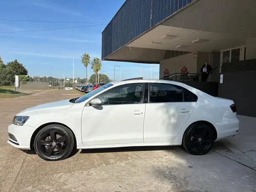 Volkswagen Vento 2.5 Luxury 170cv 2017