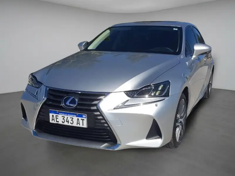 IS 300h Luxury 2020