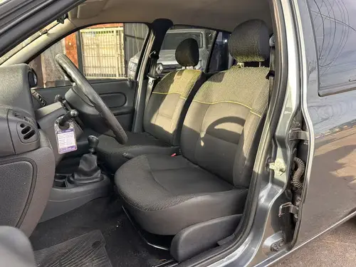 Renault Clio 1.2 Mio Confort Plus Abc 2013
