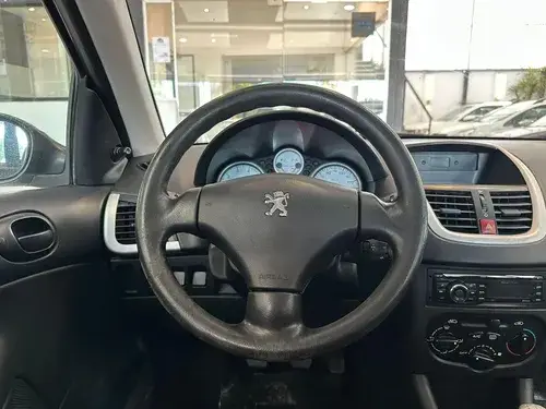Peugeot 207 Compact Allure 1.4 MT 2015
