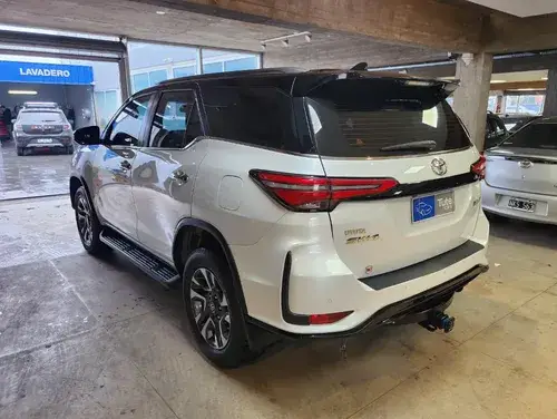 Toyota Hilux SW4 2.8 Tdi Diamante Ii 4x4 7as 6at 2023
