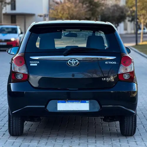 Toyota Etios 1.5 XLS MT6 5P 2021