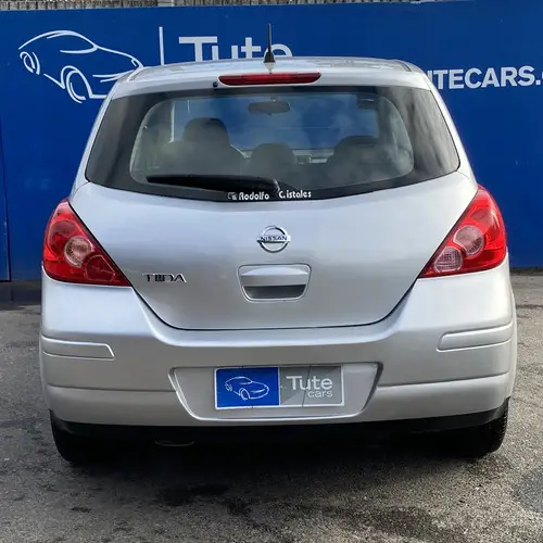Nissan Tiida 1.8 Visia 2010