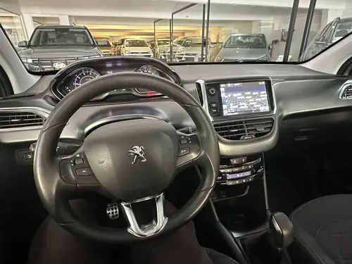 Peugeot 208 1.6 Feline 2013