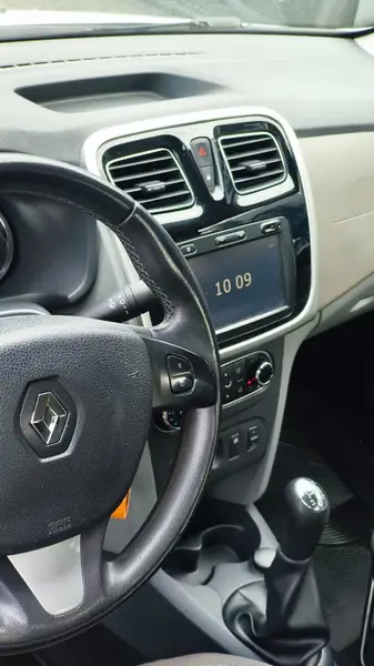 Renault LOGAN PRIVILEGE 1.6 16V 2016