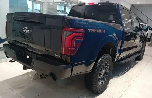 Ford F-150 5.0L V8 Tremor 4X4 At 2025