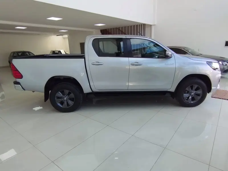Toyota HILUX SRV 4X2 2.8 TDI AT 2020