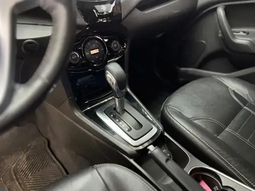 Ford Fiesta Kinetic 1.6 Titanium Powershift 120cv 2015