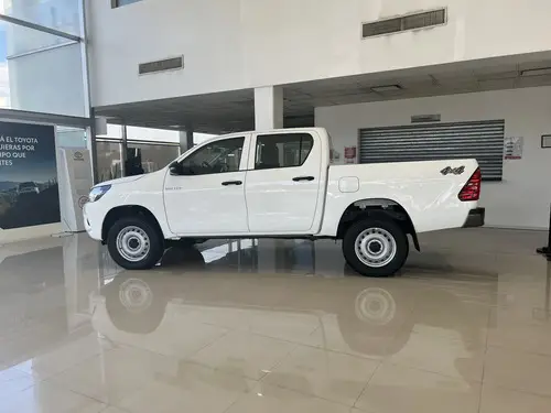 Toyota Hilux Pick-Up 2.4 Cd Dx 150cv 4x4 2026