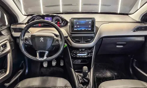 Peugeot 208 1.6 5P FELINE 2018