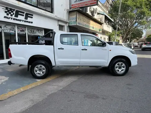 Toyota Hilux Pick-Up 2.5 Cover Cs Dx Pack 4x4 Cerrada 2014