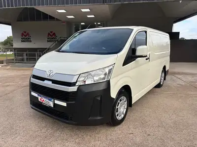 Toyota Hiace 2.8 Tdi Furgón 6at L1h1 3a 4p 2023