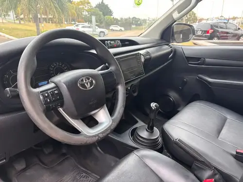 Toyota Hilux DX 2.4 4x2 TDI MT C/S 2017