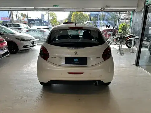 Peugeot 208 Allure 1.6 MT 2016