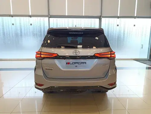 Toyota SW4 2.8 Srx 204Cv 4X4 7As At 2024