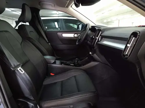 Volvo XC40 2.0t T4 Momentum Fwd 2022