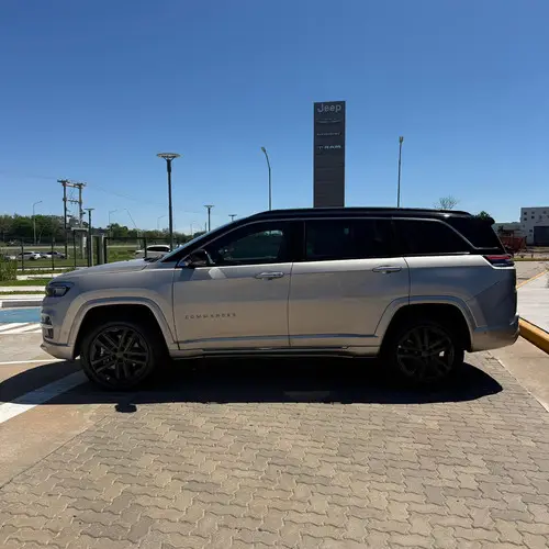 Jeep Commander 2.0 Td380 At9 4x4 7pas Overland 2025