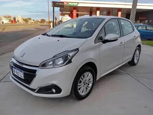 Peugeot 208 ALLURE MT 2017