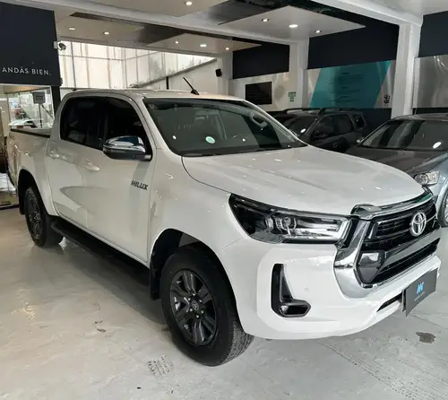 Toyota Hilux SRV 4x2 AT 2023